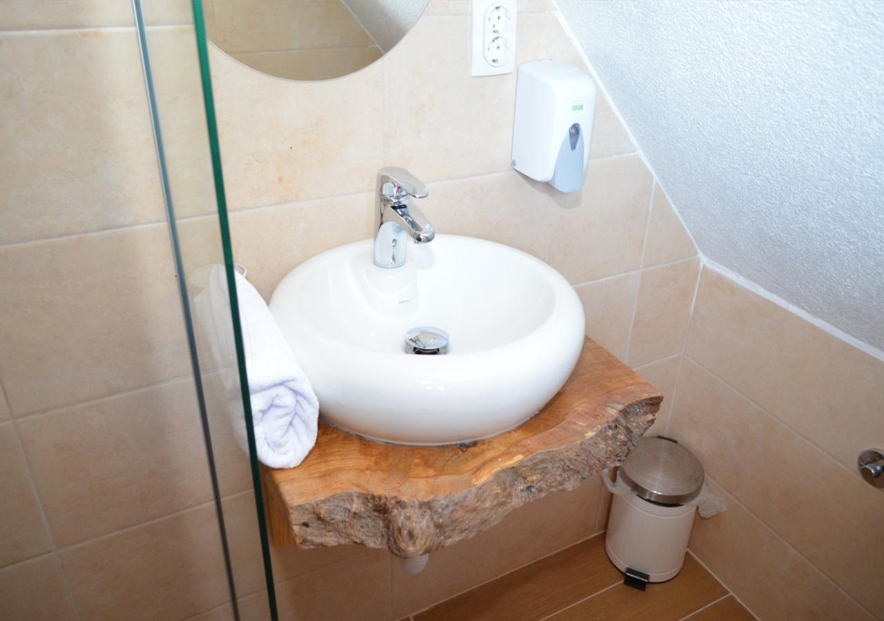 Konoba Ognjiste Bed & Breakfast Sokolac  Eksteriør bilde