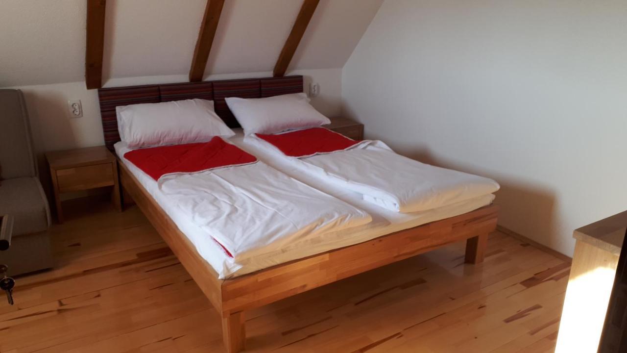 Konoba Ognjiste Bed & Breakfast Sokolac  Eksteriør bilde