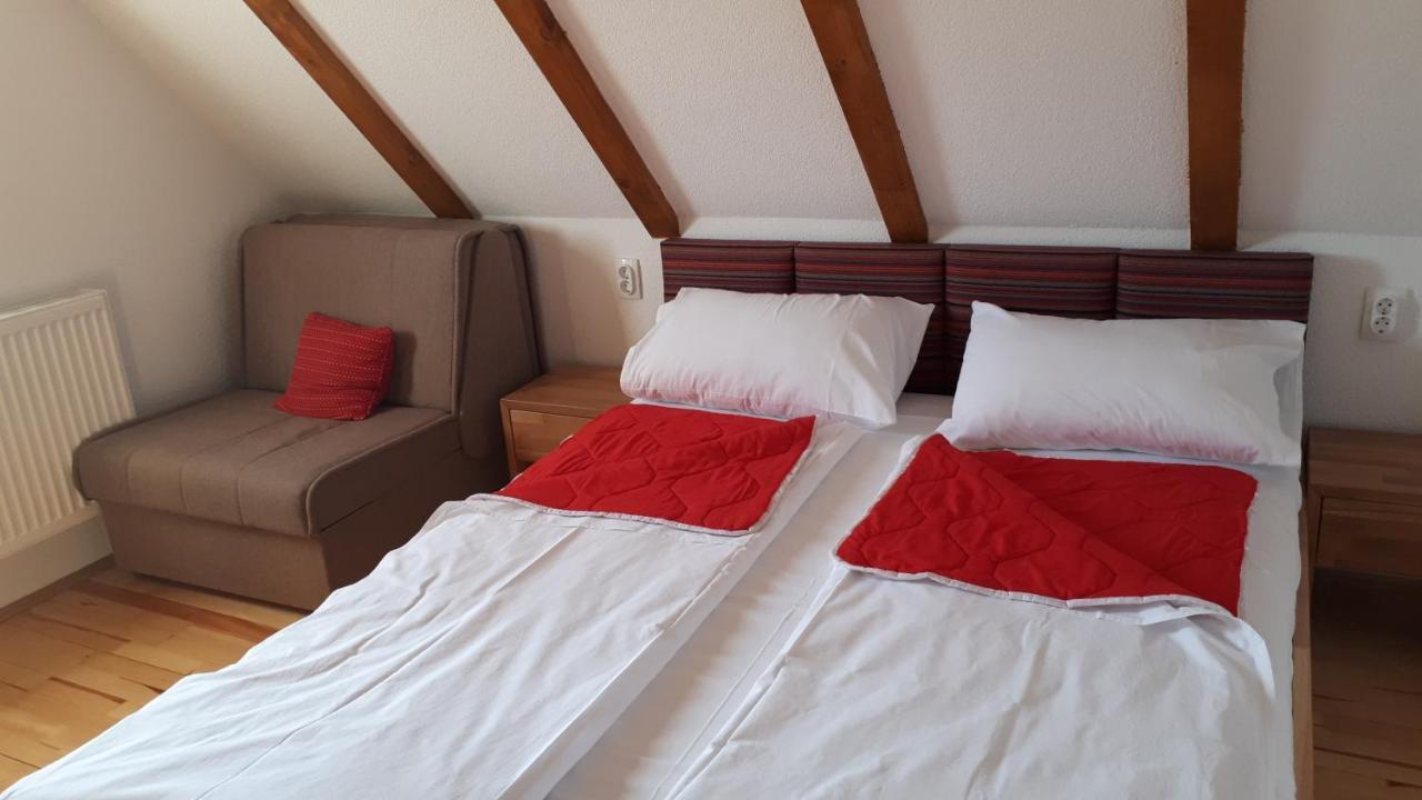 Konoba Ognjiste Bed & Breakfast Sokolac  Eksteriør bilde