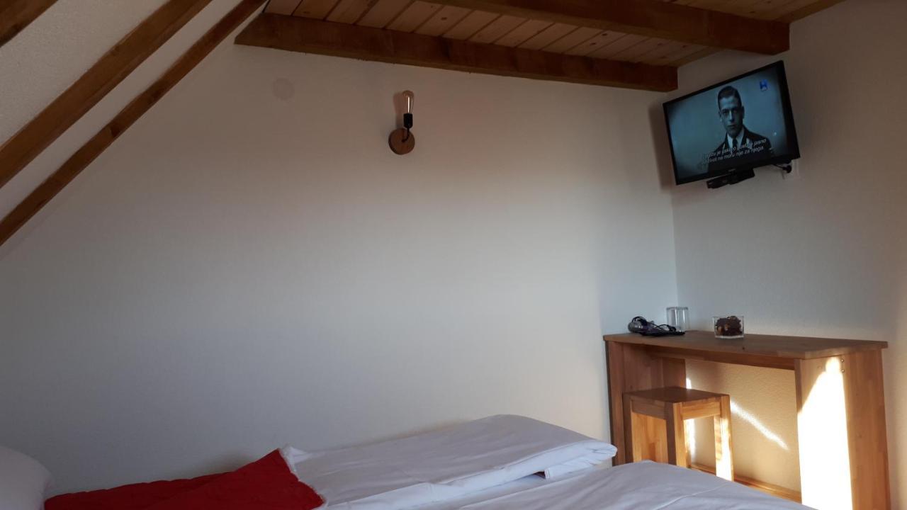 Konoba Ognjiste Bed & Breakfast Sokolac  Eksteriør bilde