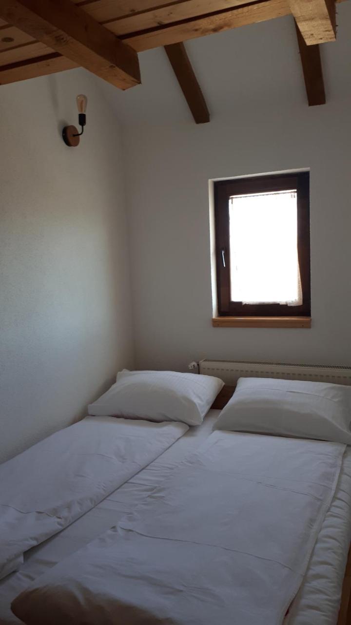Konoba Ognjiste Bed & Breakfast Sokolac  Eksteriør bilde