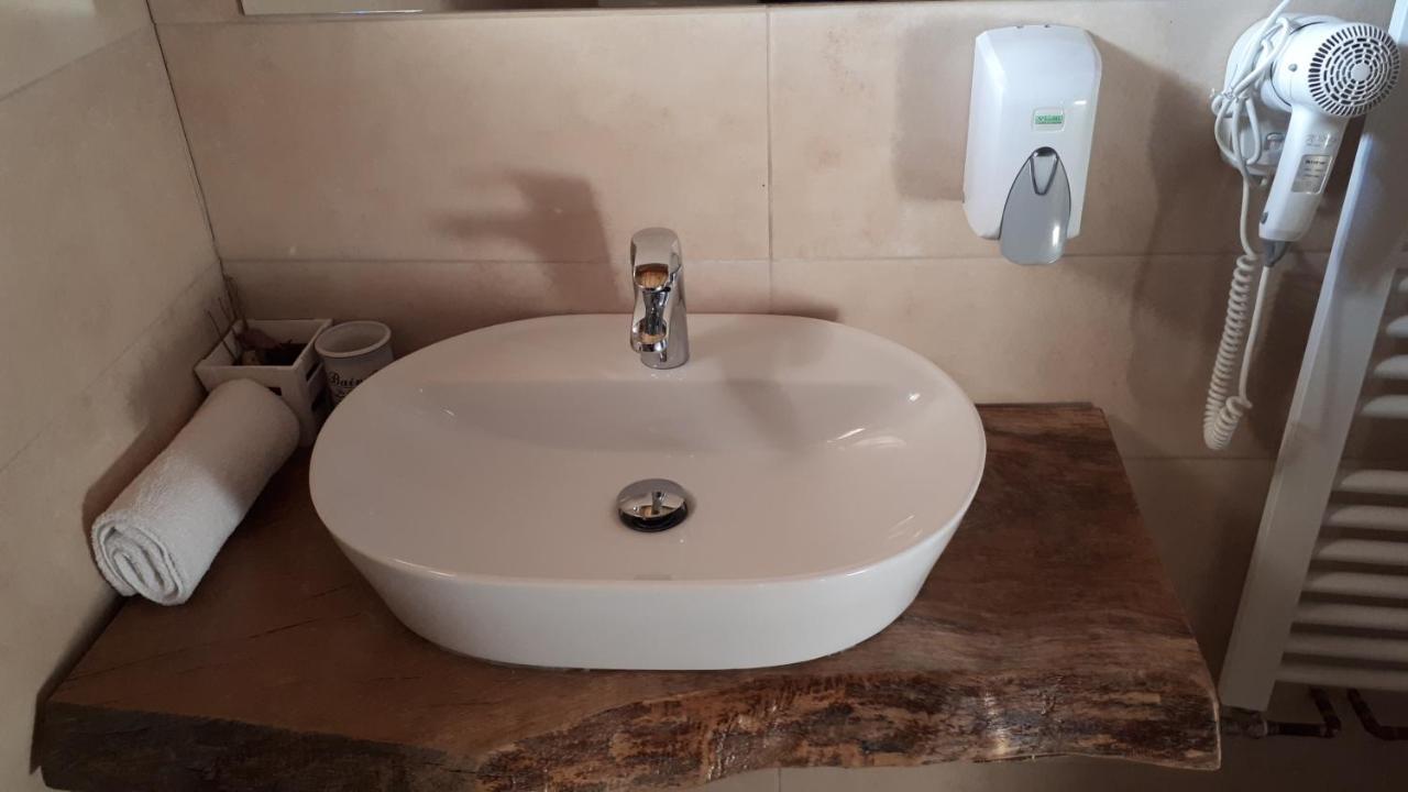 Konoba Ognjiste Bed & Breakfast Sokolac  Eksteriør bilde