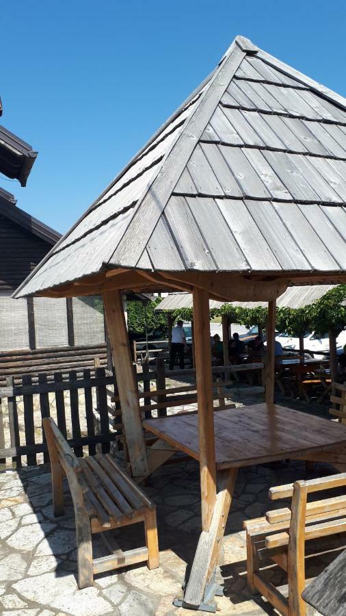 Konoba Ognjiste Bed & Breakfast Sokolac  Eksteriør bilde