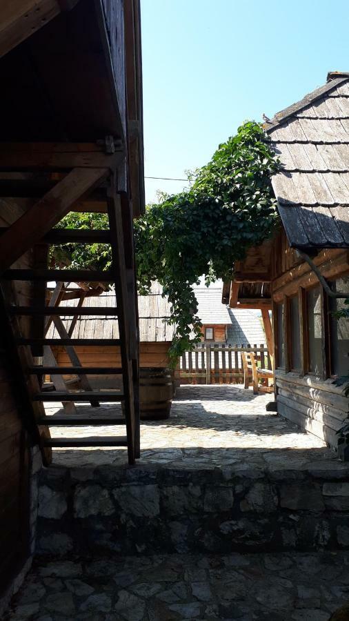 Konoba Ognjiste Bed & Breakfast Sokolac  Eksteriør bilde