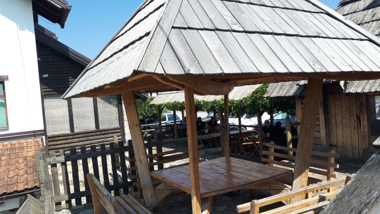 Konoba Ognjiste Bed & Breakfast Sokolac  Eksteriør bilde