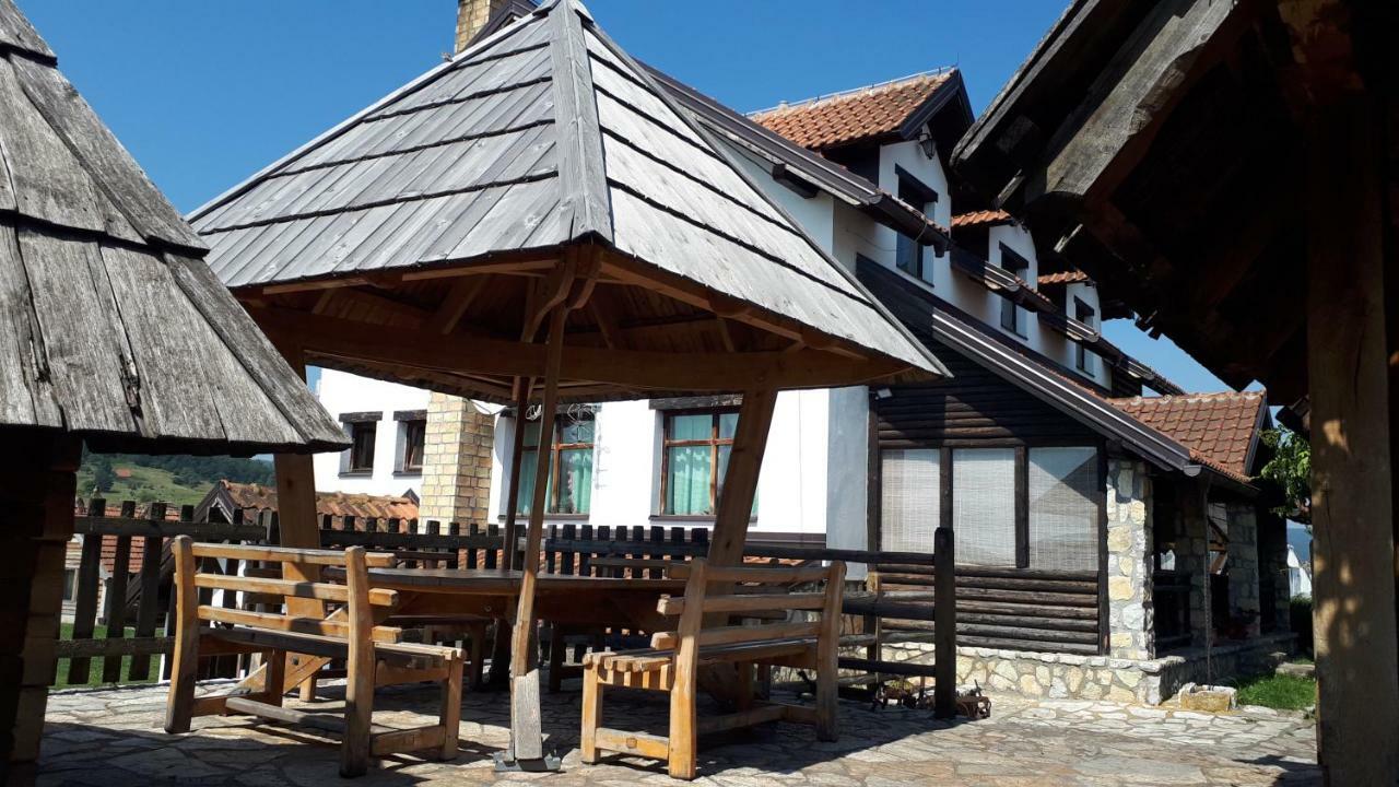 Konoba Ognjiste Bed & Breakfast Sokolac  Eksteriør bilde