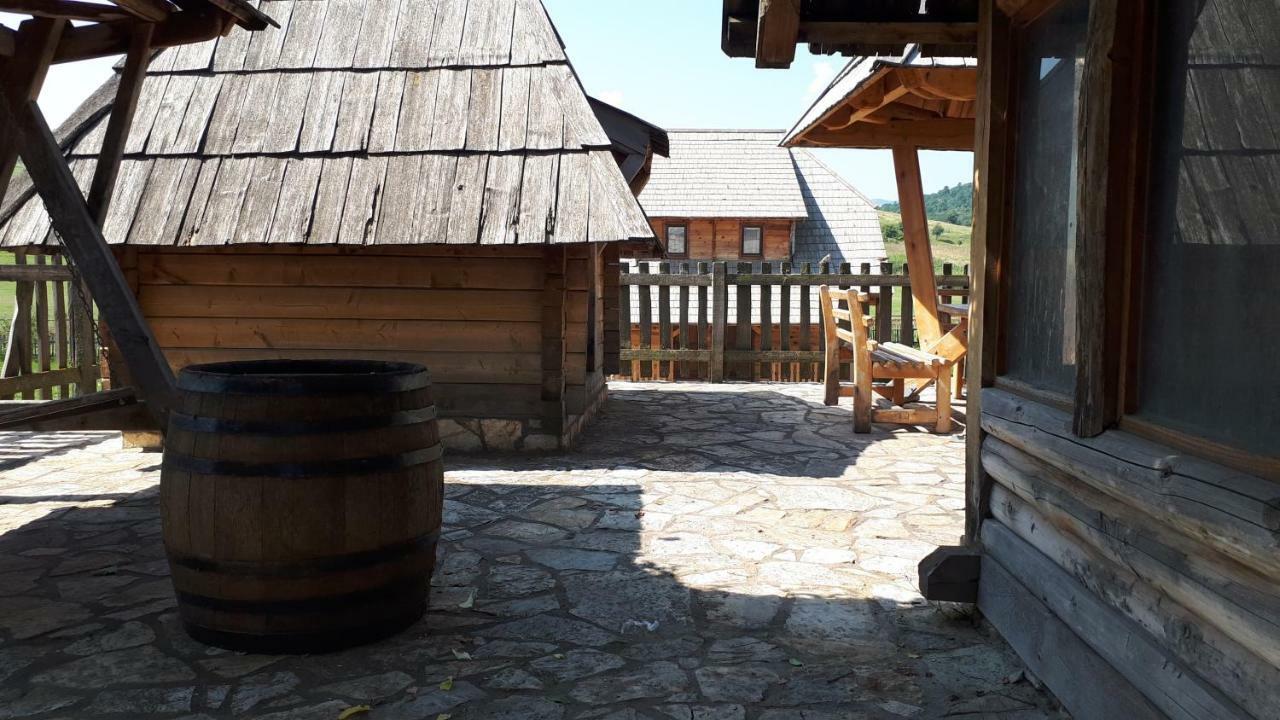 Konoba Ognjiste Bed & Breakfast Sokolac  Eksteriør bilde