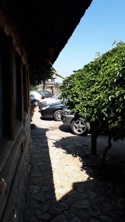 Konoba Ognjiste Bed & Breakfast Sokolac  Eksteriør bilde
